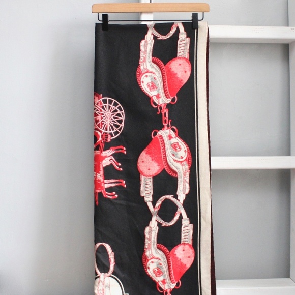 Elegant Luxury Women's Fashion Black Red Horse Link Wrap Rectangle Scarf​ - Picture 4 of 8